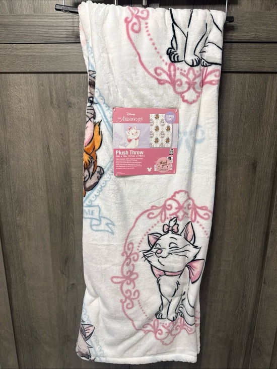 Jay Franco Other - New Disney's The Aristocats Marie, Toulouse & Berlioz White Plush Throw Blanket